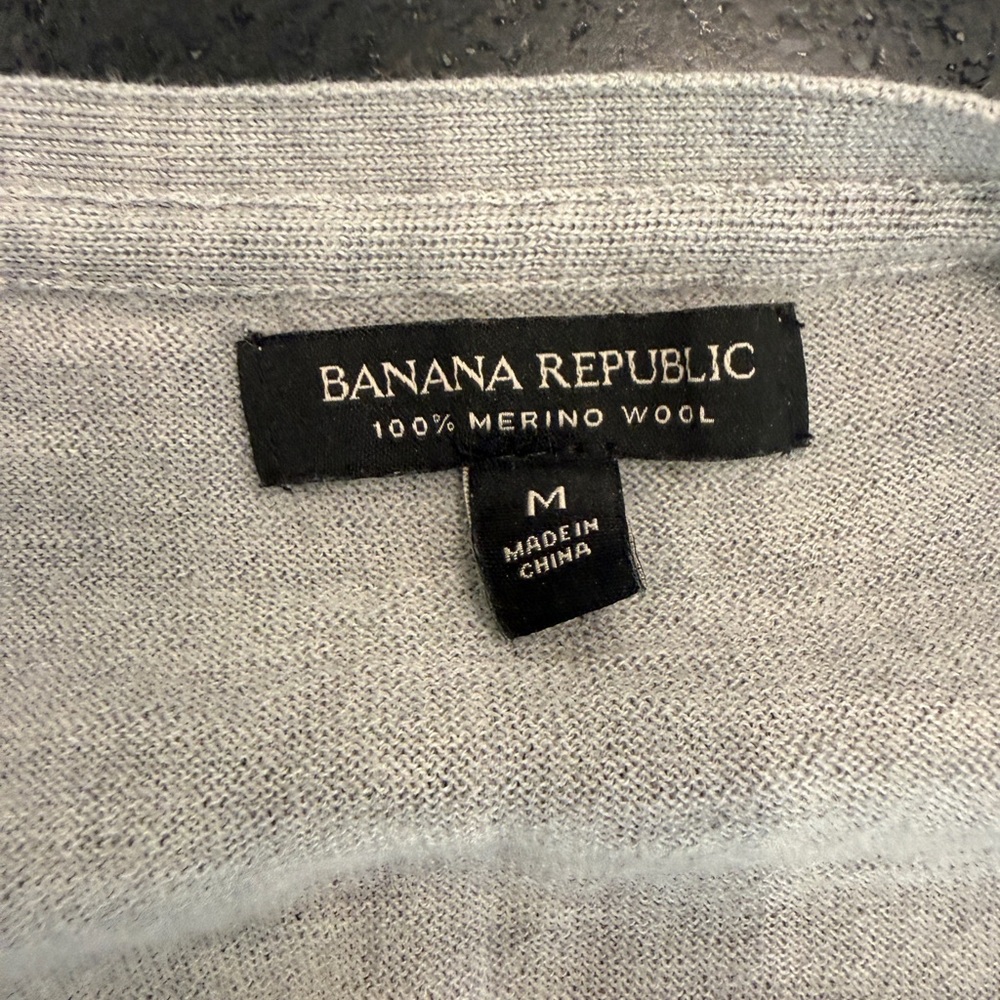 Banana Republic Soft Gray V-Neck Sweater - Picture 2 of 2